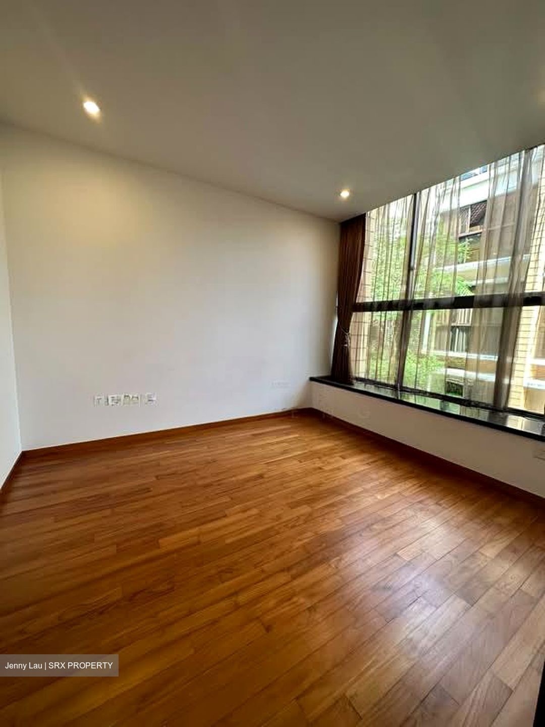 Holland Link (D10), Terrace #577696141